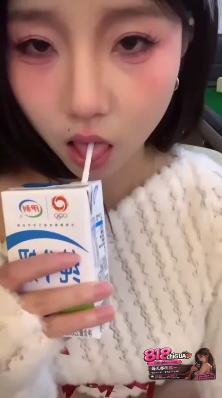 抖音少妇型美女小小张定制大尺度掰穴口交自慰福利泄密流出