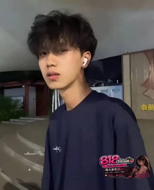 抖音30万粉男网红zzx7(钟嘉森)长期睡粉骗炮实锤!女网红小涵实名爆料:初次见面就要求无套做爱,引全网怒骂彻底塌房!