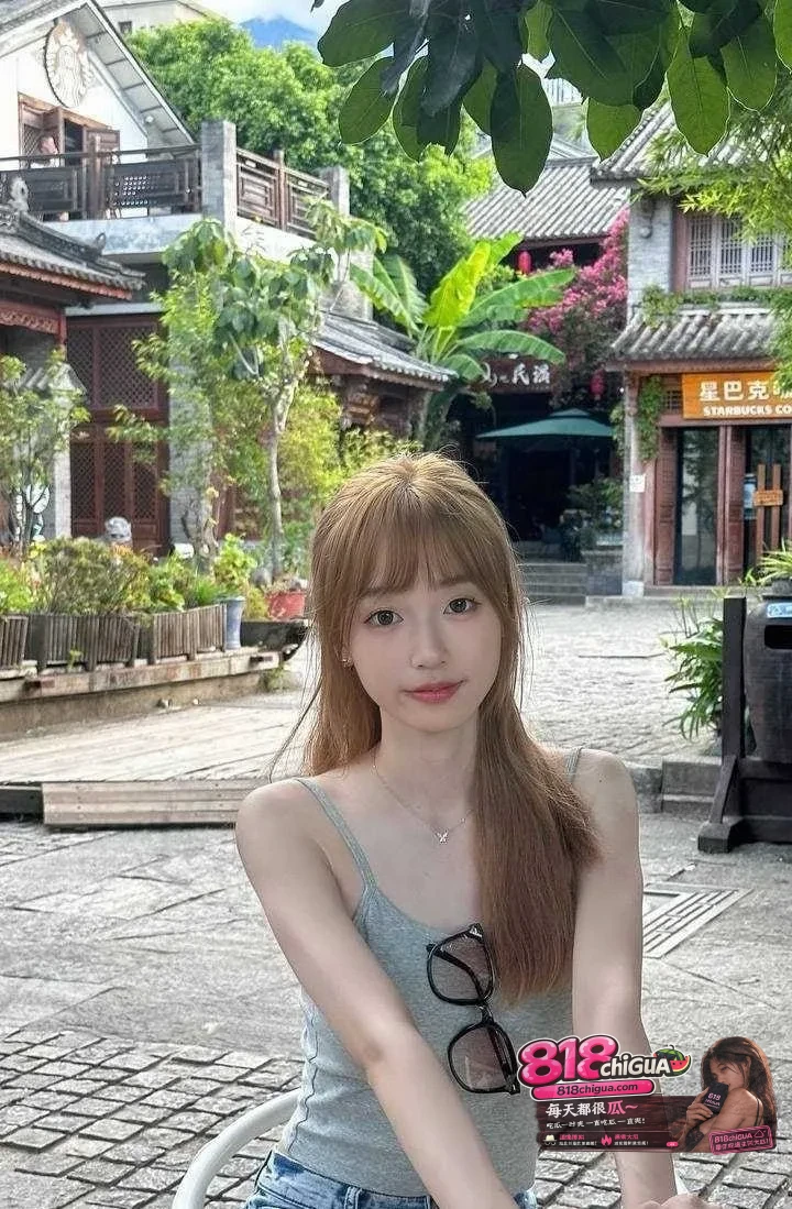 四川成都颜值学妹刘雨欣私密自拍女上位骑乘口爆吞精身穿女仆捆绑调教骚气爆表