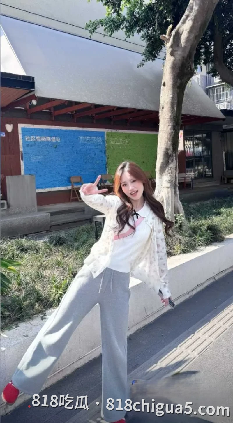 四川成都母狗张欣语魔性女喘福利流出，川妹子方言浪叫到失禁听完耳朵怀孕！  当场给自己的大屌撸一发。