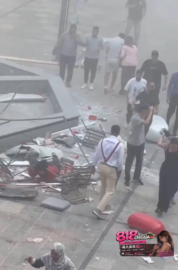 突发!埃及开罗Arabella Plaza购物中心发生爆炸现场瞬间陷入混乱 ,氦气瓶疑成事故源头,已致3人死亡、17人受伤!