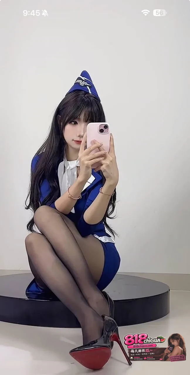 抖音网红芬芬永不败北视频合集各式情趣制服性感诱惑淫荡表现骚气十足扭腰顶胯直接把人看硬!
