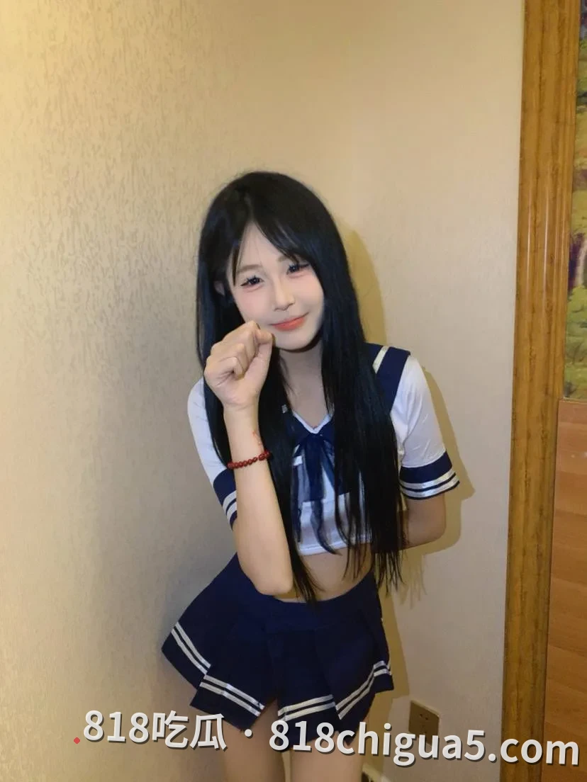 广州天河18岁女大学生嘉嘉主动给口交视频泄密,甜美淫叫声线勾人心魄 ,床上简直就是无情的精液收割机。
