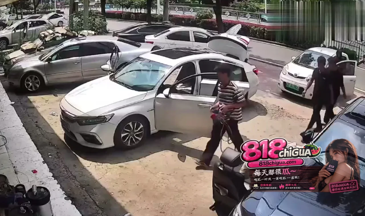 武装严实倒车撞路桩、误踩油门成猛冲！淮南女司机失误连连敲响“防御性驾驶”警钟