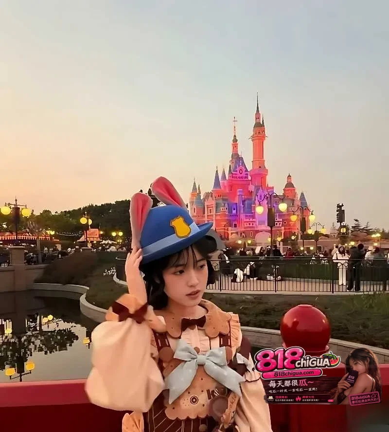 上海交通大学清纯学妹汪佐伊性爱视频惨遭曝光!换装黑丝女仆制服被男友无套中出,淫态百出反差巨大!