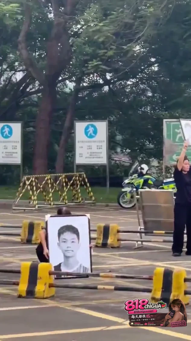 广东中山一学校初三学生开学日离世,家属校门外维权,警方已介入处置