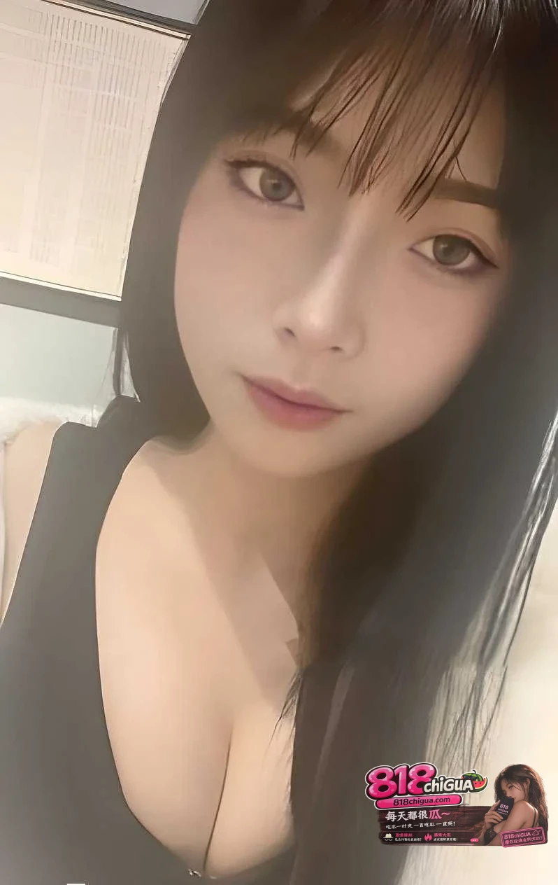台湾国立大学 黎欣妤 与学长性爱视频 跪舔大屌卖力吸吮 口技不输AV女优