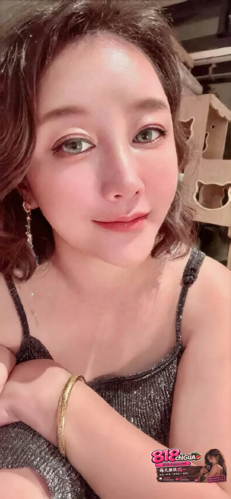 成都七中物理老师周雨欣与丈夫孙磊夫妻淫乱日常视频流出白天清冷讲课晚上沦为淫乱玩具