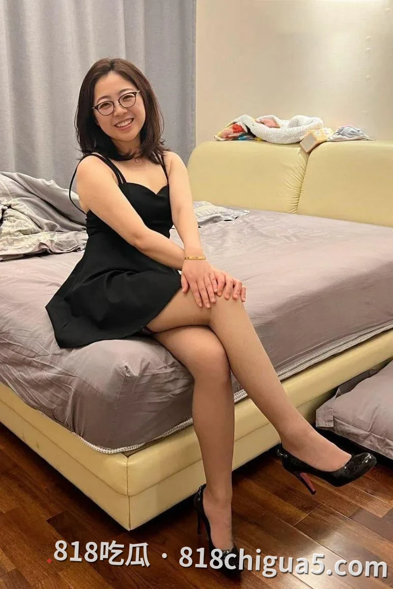 安徽纪女士婚内酒店偷情主播沐阳 两人打炮当场被前夫视频拍下 母狗主动女上位吸精大鸡巴 浪荡的淫叫声响彻房间