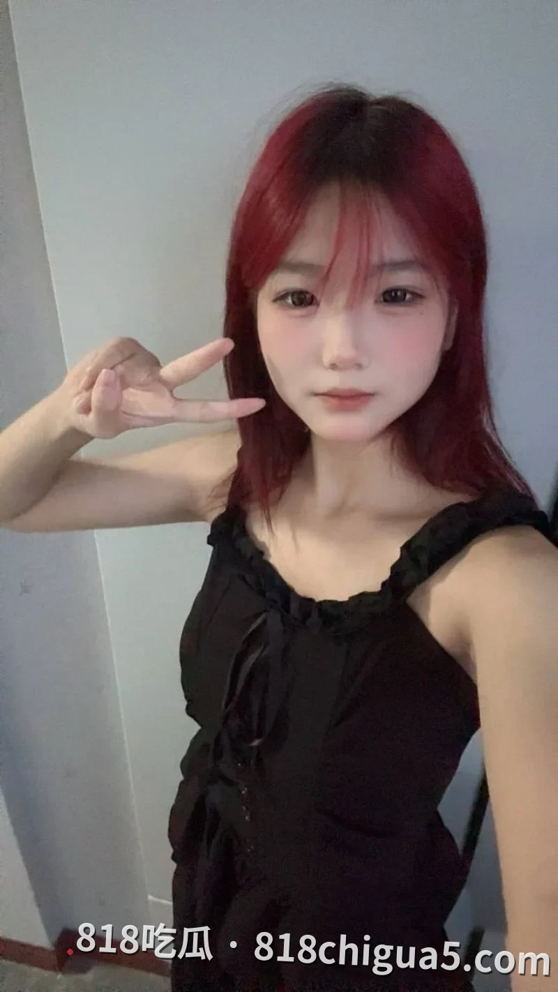 中山大学传播学院许安安与男友性爱视频泄密!口交深喉服侍大肉饼,身穿连体衣各种姿势挨操,甘愿成为专属肉便器。