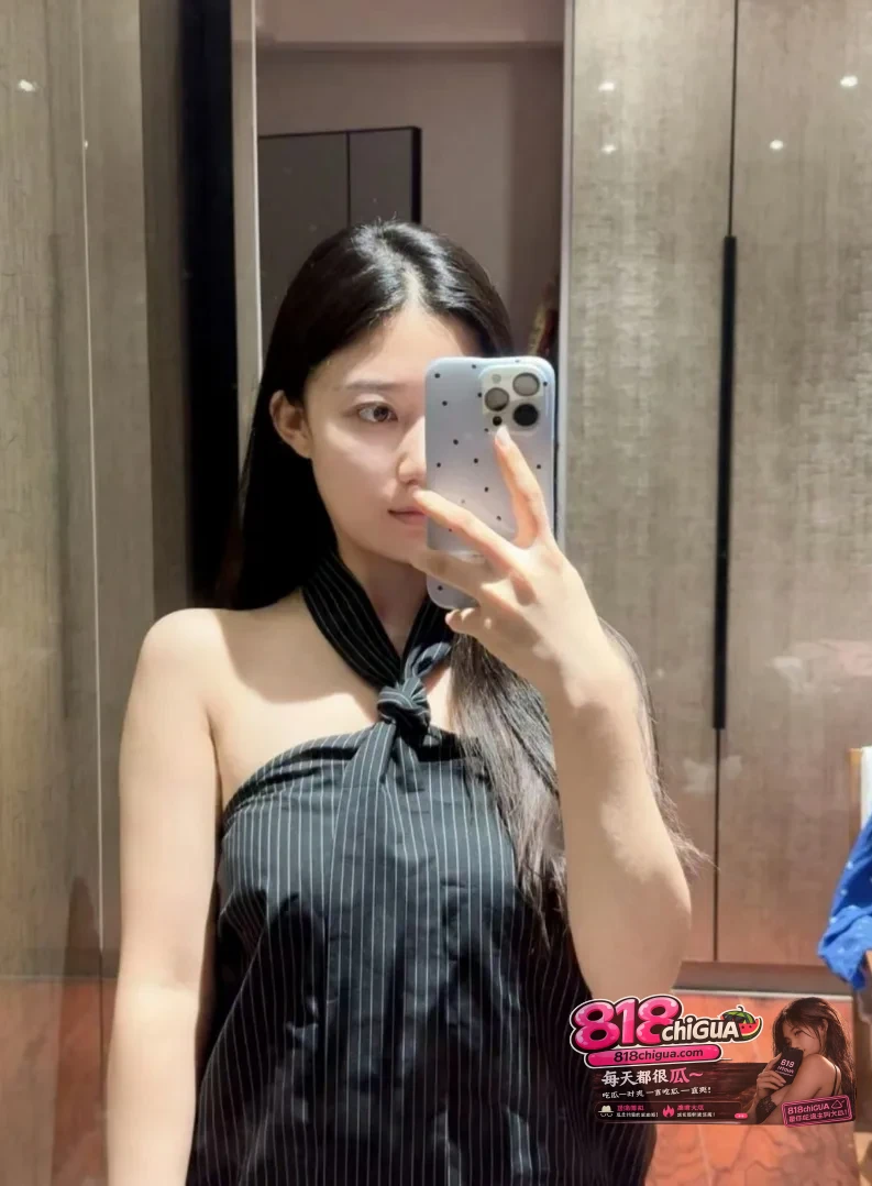 极品高颜值美少妇周丽玲背着老公出轨单男口交舔蛋双峰巨乳被肏得上下晃动淫叫连连极致反差