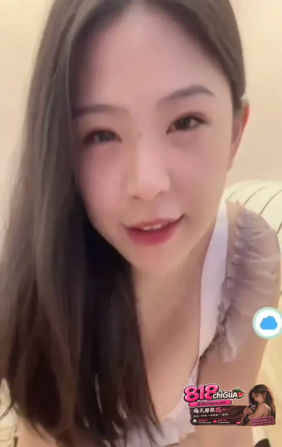 高颜值御姐小嗨1V1定制私密视频流出!骚话连篇撩拨金主,揉奶自慰阿黑颜高潮脸极具反差,搭配甜美娇喘简直极品诱惑!