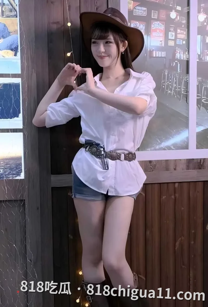 抖音cosplay网红夏鸣前出轨五十多人的惊天丑闻曝光!现男友叮当猫得知真相后怒爆细节,避孕套堆积如山,情侣温馨的小窝竟成了群P的炮房。