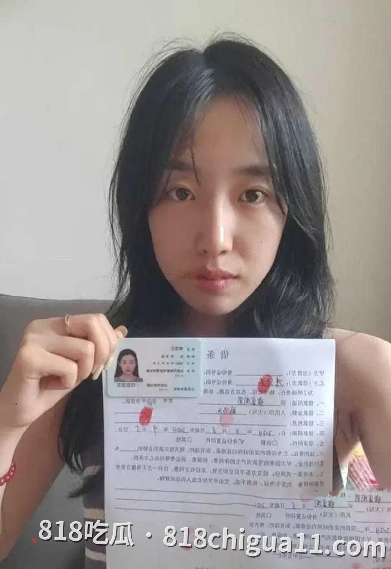 东营英语女教师李汶芯性爱视频泄密!未能偿还2万元债务,被迫自拍挨操画面暴露于网络,曾经优雅的美人沦落成供人玩乐的骑乘玩具。