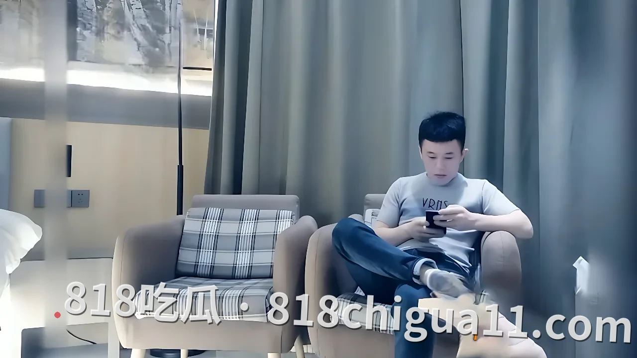 探花大神七天约泡身材火辣的极品外网嫩模!尝试各种高难度性爱动作,直到把小穴操到红肿外翻才肯罢休。