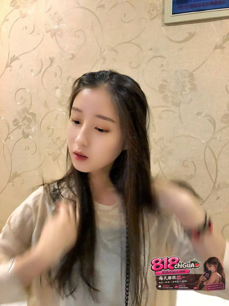 哈尔滨极品女神小小酥与男友不雅自拍视频全网曝光!露脸实拍口交吃鸡,女上位坐骑扭腰榨干男友精液!