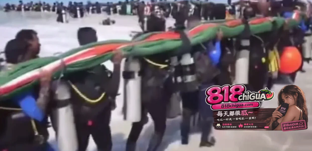 三哥的世界总是那么奇怪!印度整出5公里长国旗申遗,网友:挂挂挂,全挂火车上?