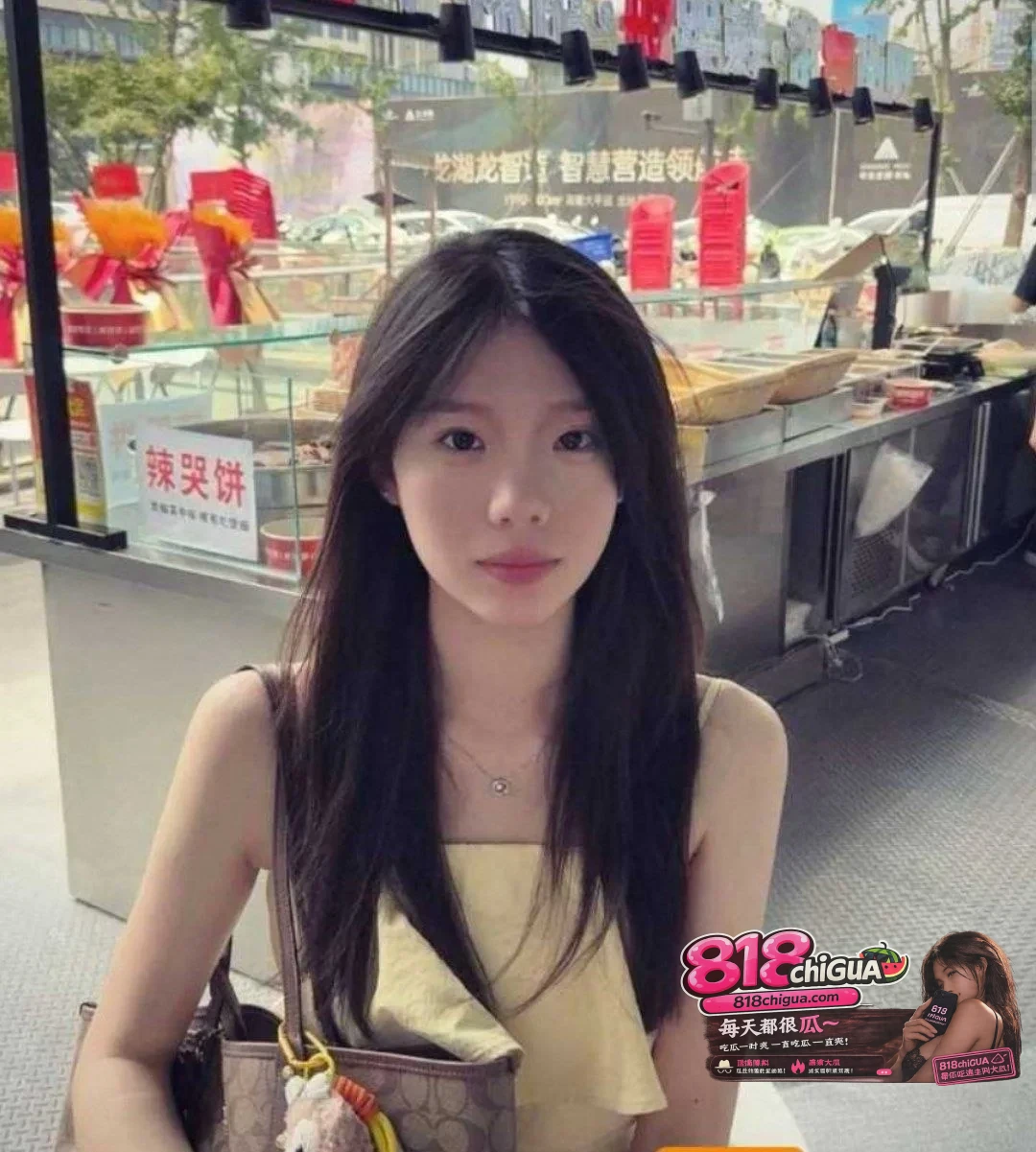 陕西延安大学中文系清纯学妹 沈清妍 同学长私密视频流出 出租屋跪口被内射 反差感十足