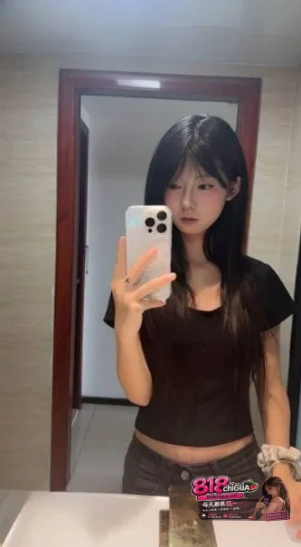长沙18岁嫩妹【乌萨奇】下海兼职明码标价卖P陪睡，大量性爱视频曝光！跪舔肉棒无套骑乘花样百出！