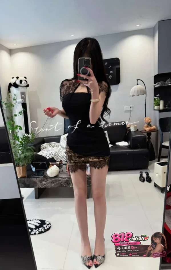 抖音顶美网红 养只爱你的猫 身材颜值双在线的小骚货 金主定制私拍流出 高清私密特写全屏粉红