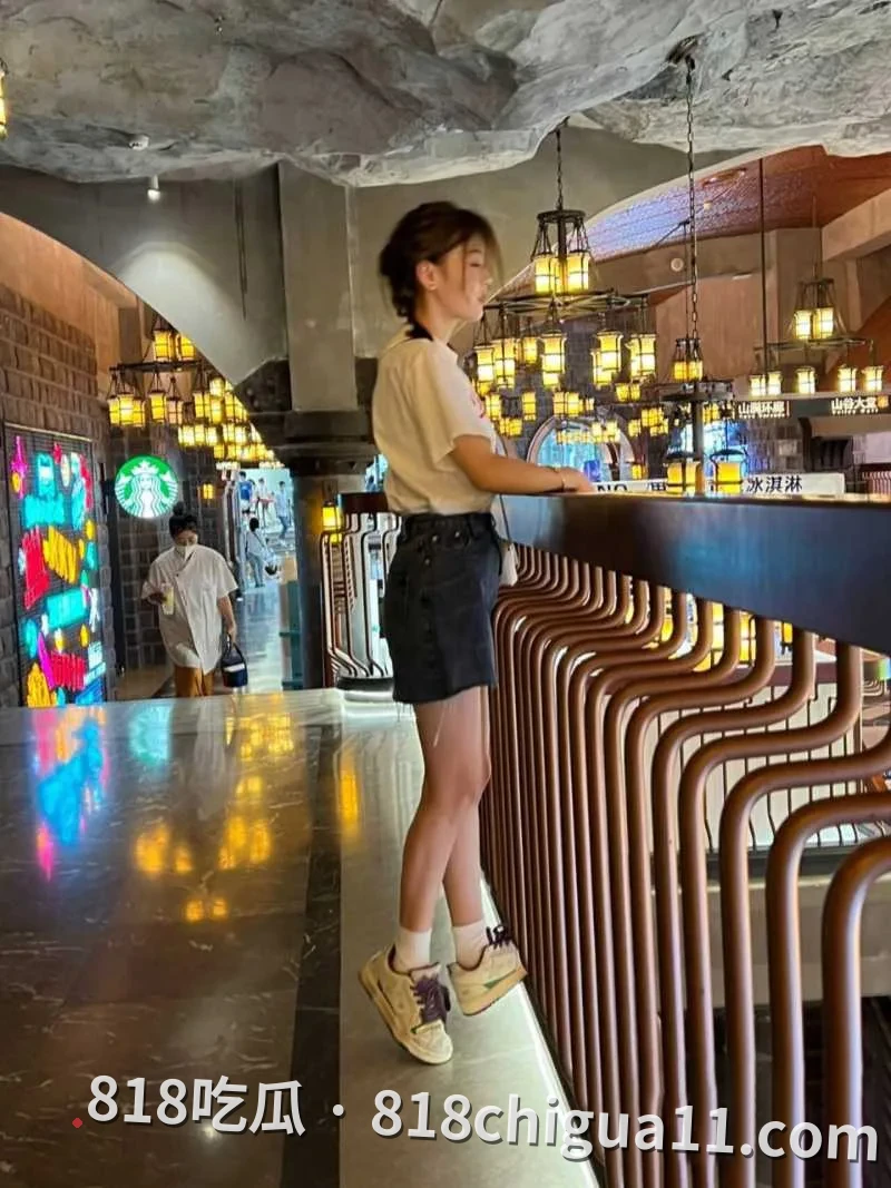 浙江杭州乖乖女陈君妍面清纯可人背地里却骚浪贱货!娇滴滴在男友面前装可爱,私底下被干到翻白眼,汁水横流哭喊求饶。