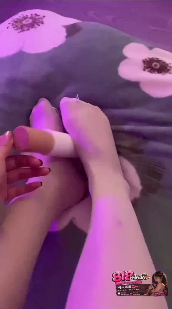 快手网红少妇娇妻小鱼私人定制热舞视频自慰尺度大开反差十足丝袜美腿露逼发骚揉奶扣穴尽显妩媚气息