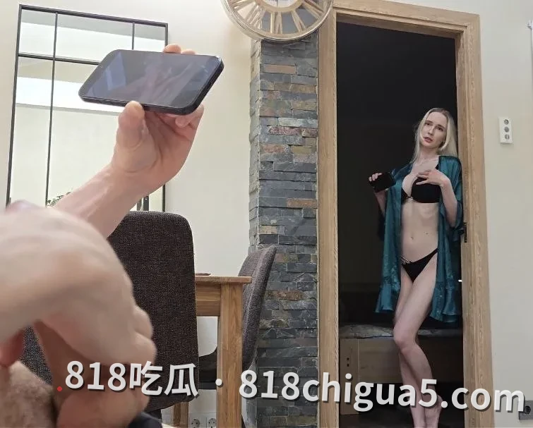北欧精灵Shinaryen九月最新剧情妻子在出轨为做安全措施！金发巨乳人妻偷窥丈夫好友自慰，主动献身被各种姿势抽插嫩穴淫水横流