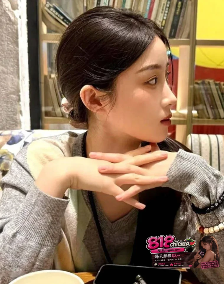 表面越是清纯,私下越是浪荡!湖北高颜值反差婊【宋婷】露脸性爱自拍曝光!无套骑乘,小穴被操到嫩肉外翻!