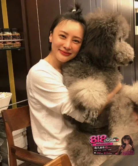 卓伟曝内娱5角恋大瓜!歌手朴树出轨演员王子文,两人酒店偷情视频流出!丑闻实锤!