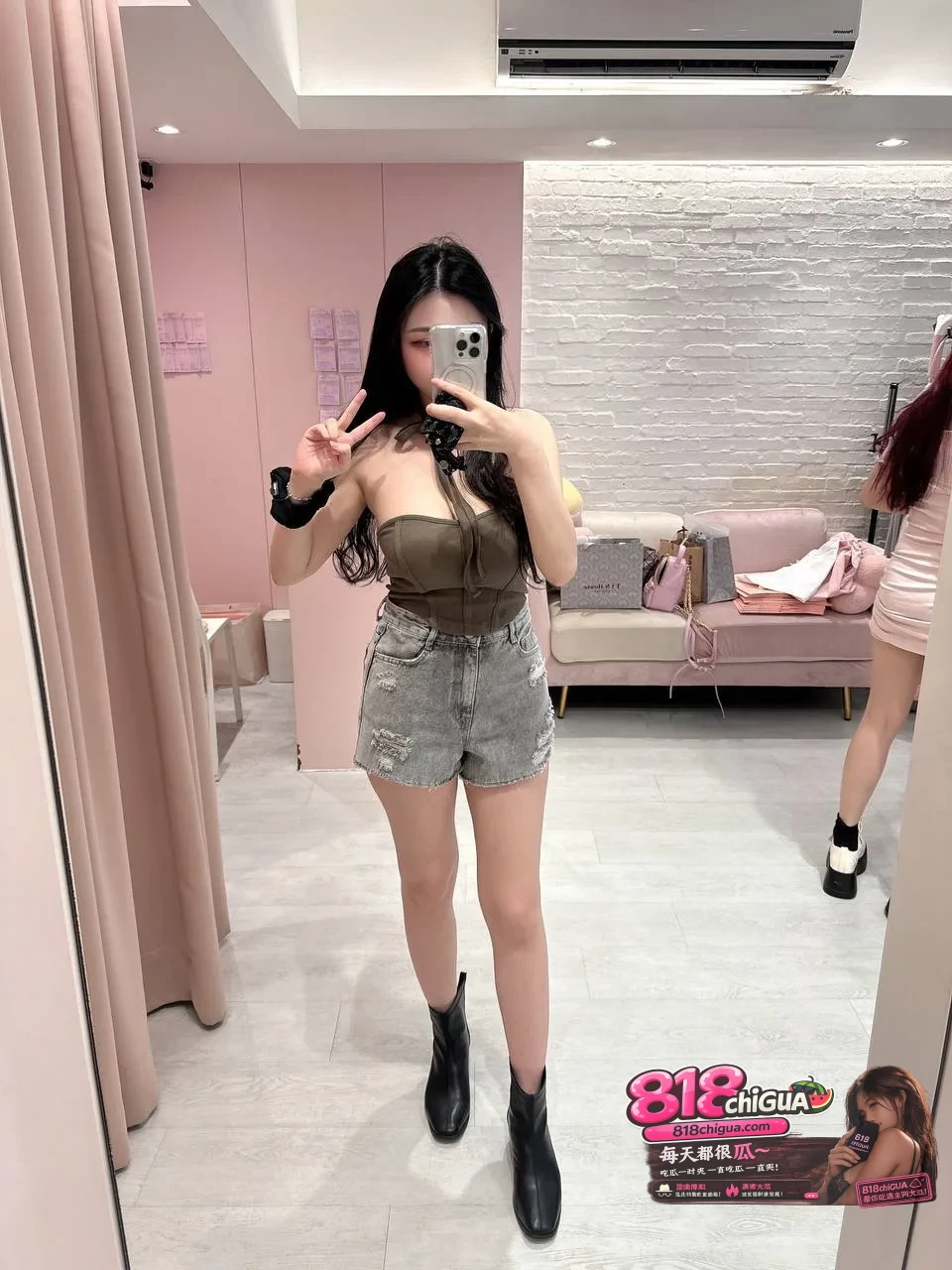 前凸后翘美娇娘！台湾混血美女【林璟彤】黑料曝光！社交软件约炮单男，骑乘肉棒扭腰榨汁，贱母狗属性直接拉满！