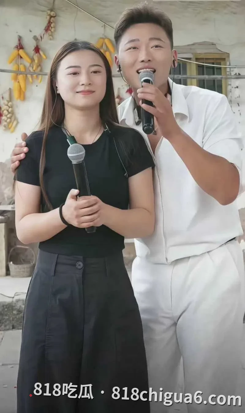 网红四姐妹人设崩塌!侯小宝二姐婚内偷情,原配豆豆现身怒曝大量猛料