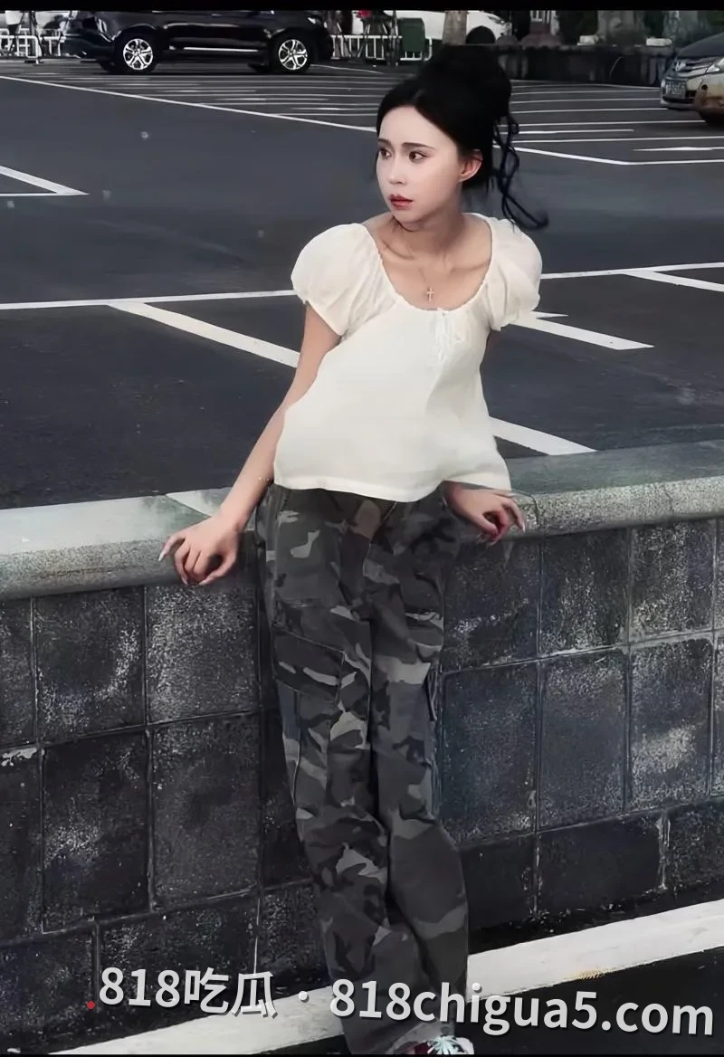 网红圈彻底炸锅!快手顶流吴迪团队假CP大瓜爆发,爱徒直播怒撕剧本,队内互爆约啪猛料,私拍视频全网疯传!