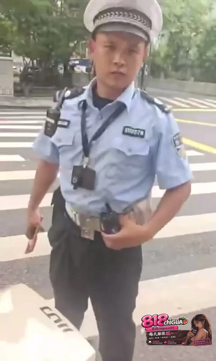 辅警暴力制服欺负外卖小哥？执法权不是宣泄私愤的工具，制服暴力才能捍卫正义