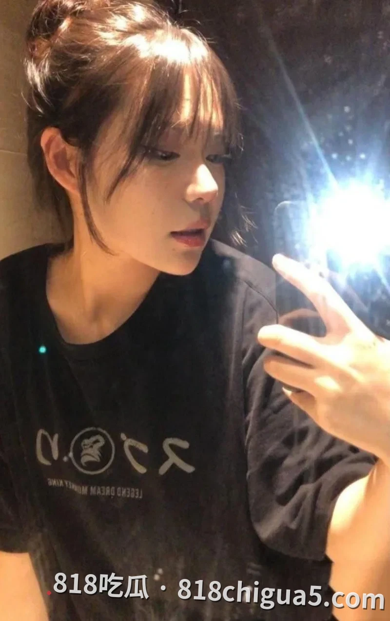性欲爆棚的人妻根本是一台床上精液收割机 江苏徐州邱玉琪用黑丝勾引金主酒店开房 后入狂插骚逼小穴把男人当蓄电池用