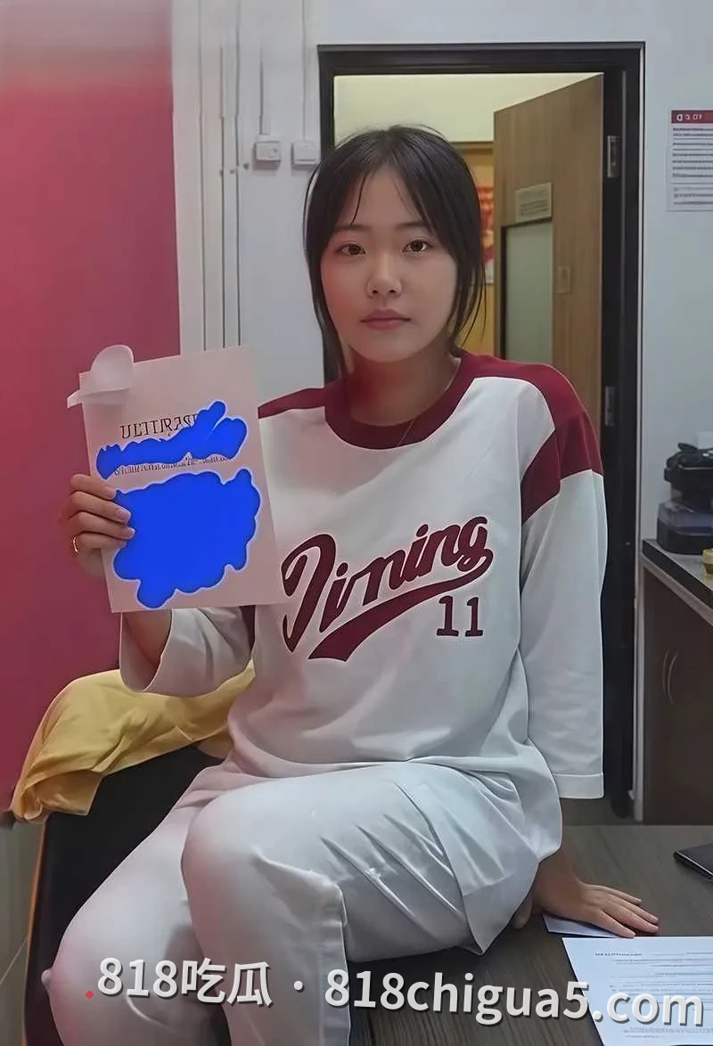 大学生赚钱的方法总是多 深圳大二学生妹杨云菲裸贷网调掰穴揉逼自慰视频