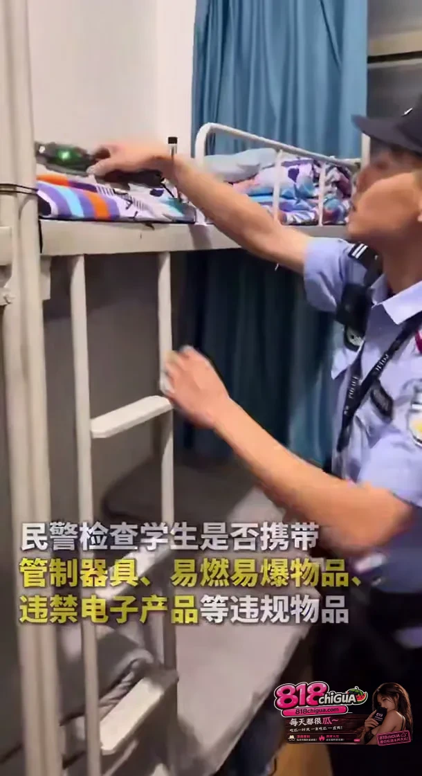 襄阳警方开学日突击搜查初中校园,翻箱倒柜式检查引来“监狱化管理”质疑!