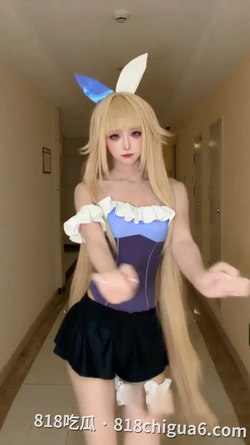 抖音百万粉丝冰糖小小酥私拍裸体视频泄密!反差萌眼镜女神真实一面,热舞劲歌抖动丰胸大奶,AI科技加持露出母狗骚样。