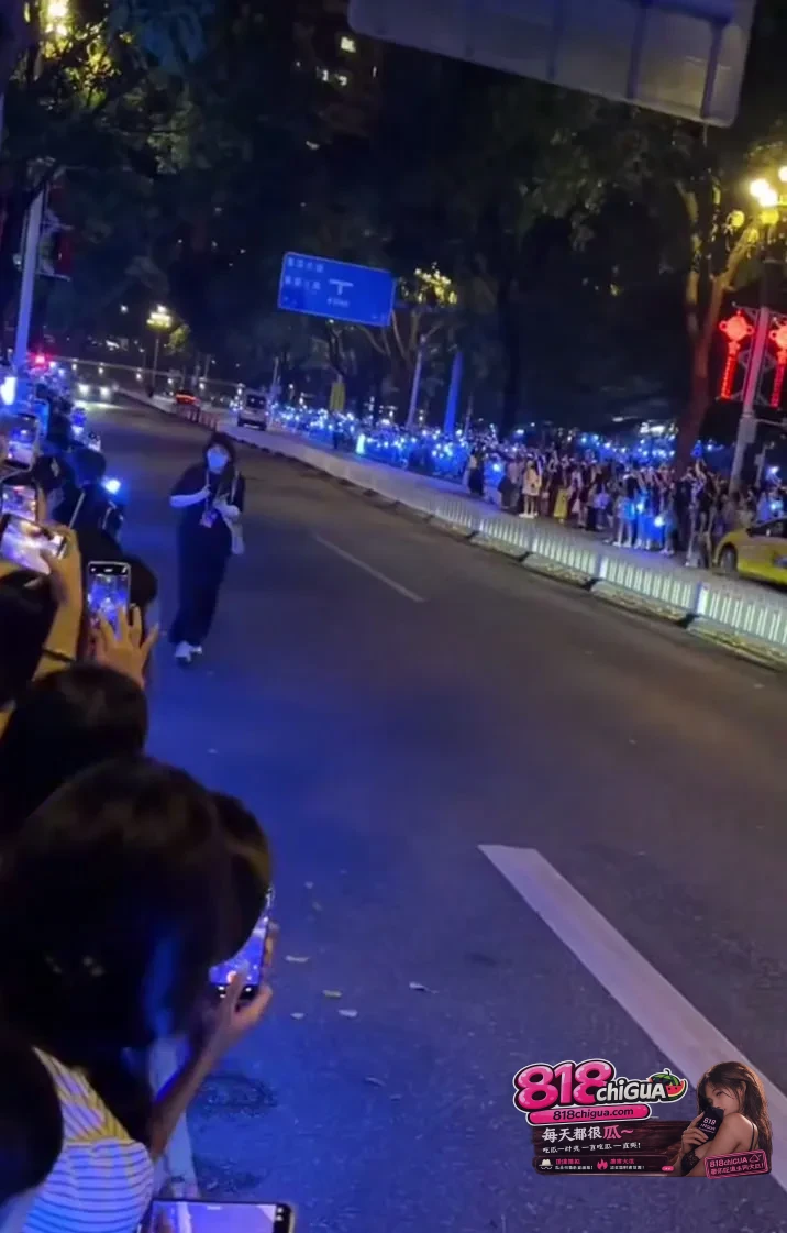 暑假尾巴狂欢!重庆、广州被追星女孩占领,开学后还能收心学习吗?