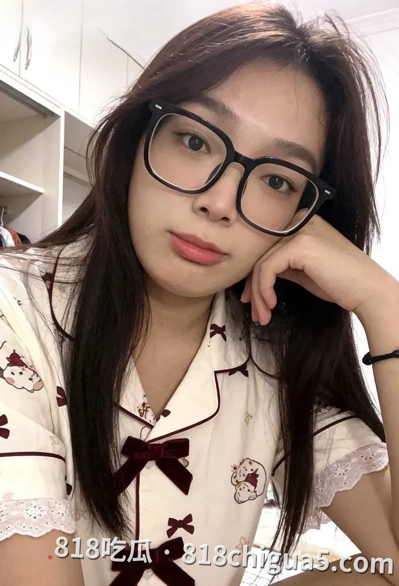 遇到母狗怎么办脱下裤子狠狠干 黑龙江眼镜妹吴雪被男友肛塞后入狠狠调教视频