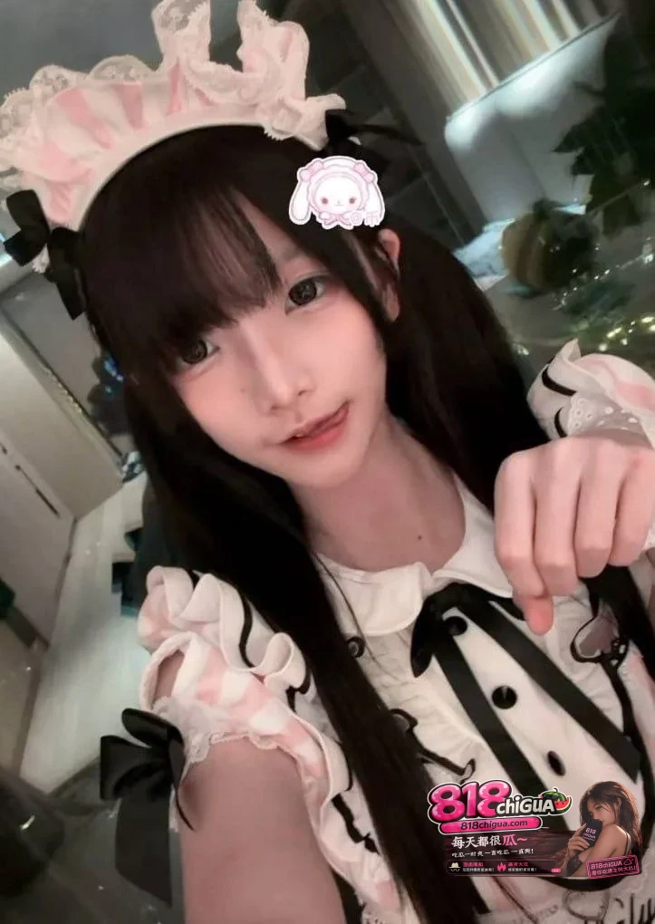 极品双马尾萝莉少女【金币崽】8月最新不雅视频曝光！道具自慰，带着闺蜜酒店约炮上演双飞大戏，淫乱程度堪比AV！