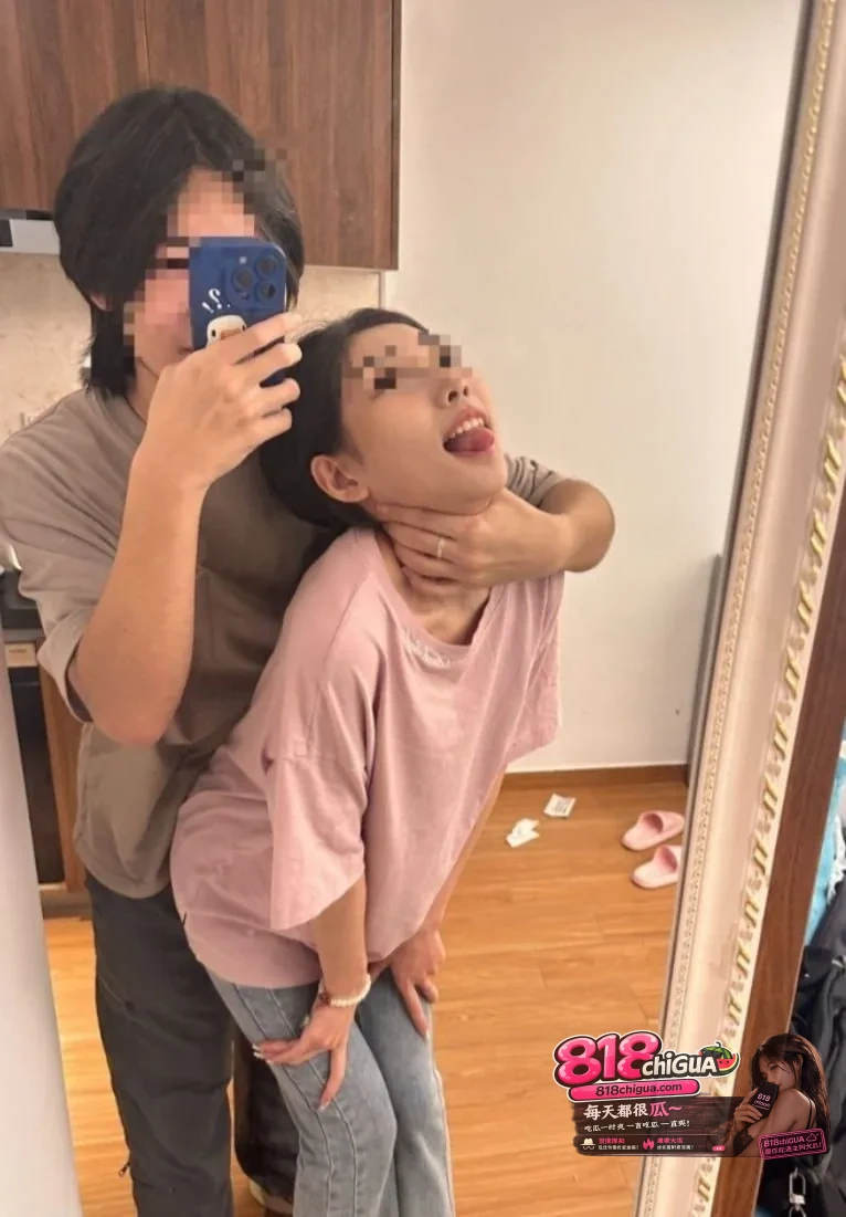 云南昆明高颜值人妻李佳纯乖乖女反差淫荡母狗黑丝足交被炮友狠狠调教