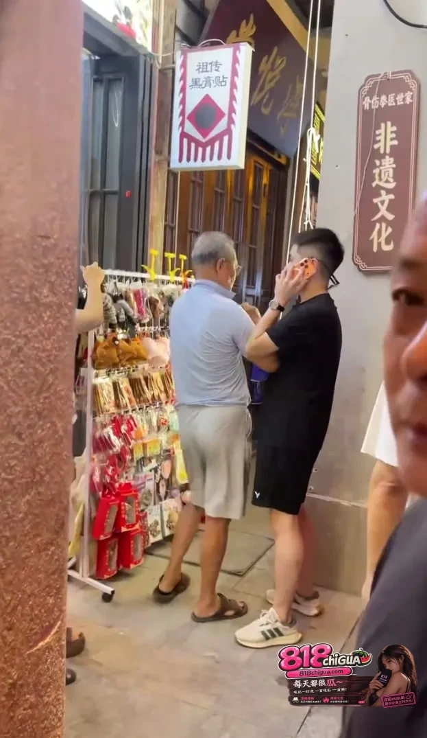 公共场所公然猥亵?碰上硬核年轻人,这回“坏人变老了”也没用!