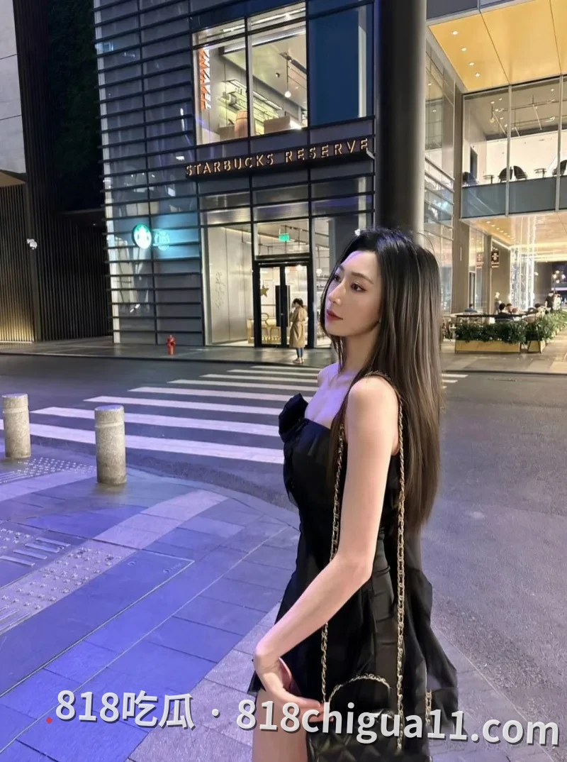 石家庄高颜值尤晓晓与金主性爱视频曝光!包养后沦为肉便器,每天都要吃精液才能高潮,还要掰开小穴展示满是白浆的骚穴。