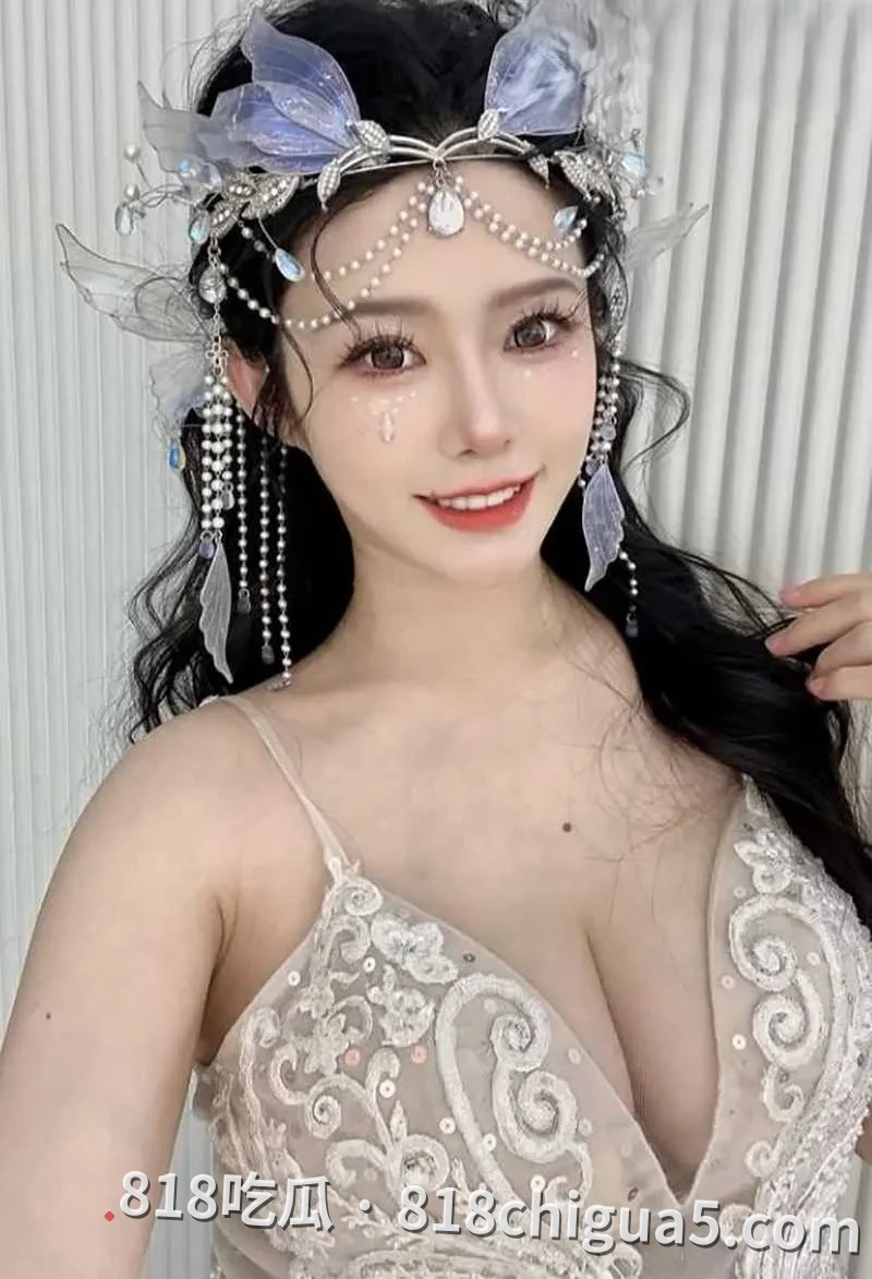 想要生活过得好 大屌肯定吃的好 女演员李凯诗被金主调教无套后入骚穴视频
