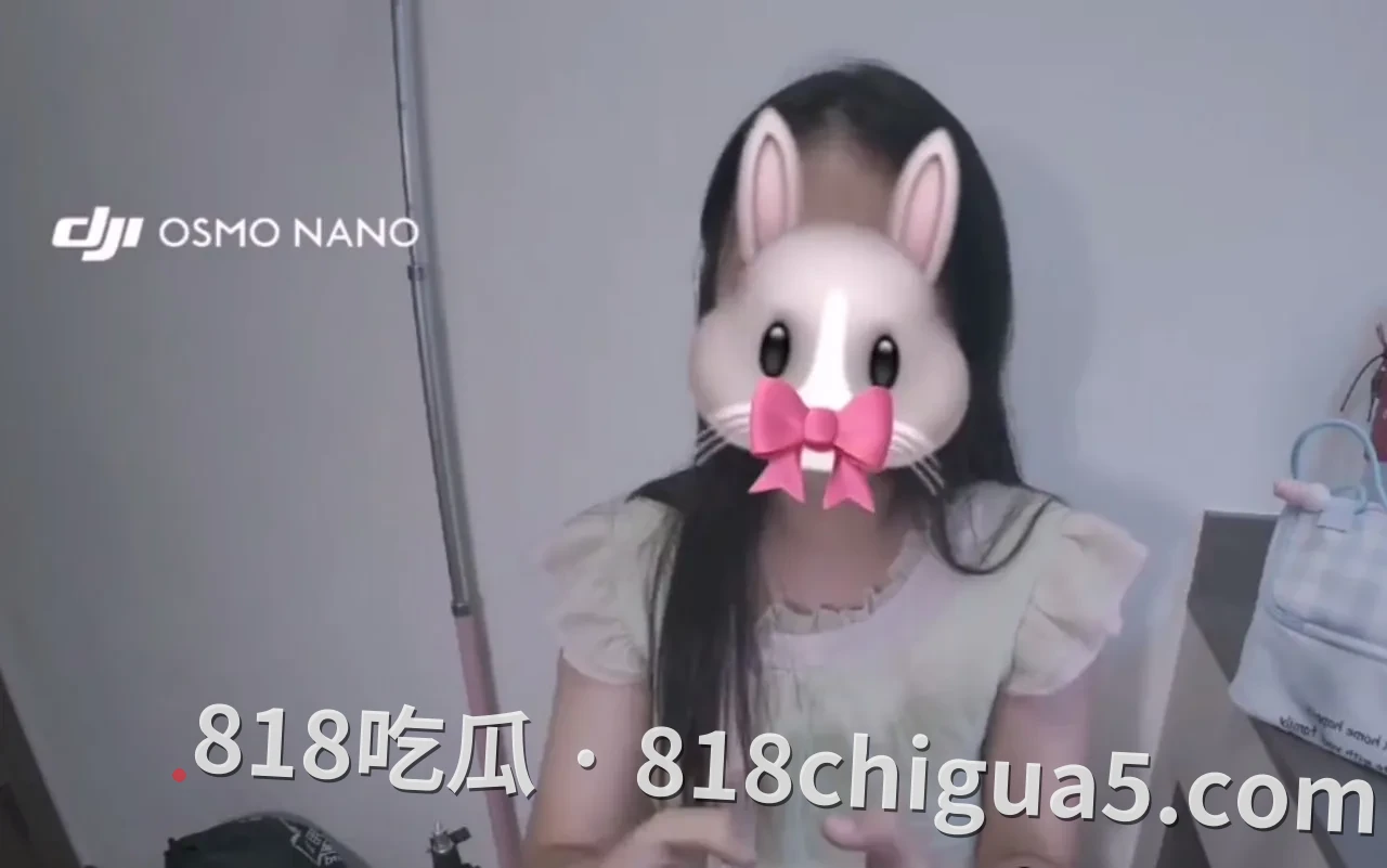 厦门公交女生出岛补票1元喊司机道歉?网友发现是她的问题后集体狂骂,有人劝“隐藏视频”!
