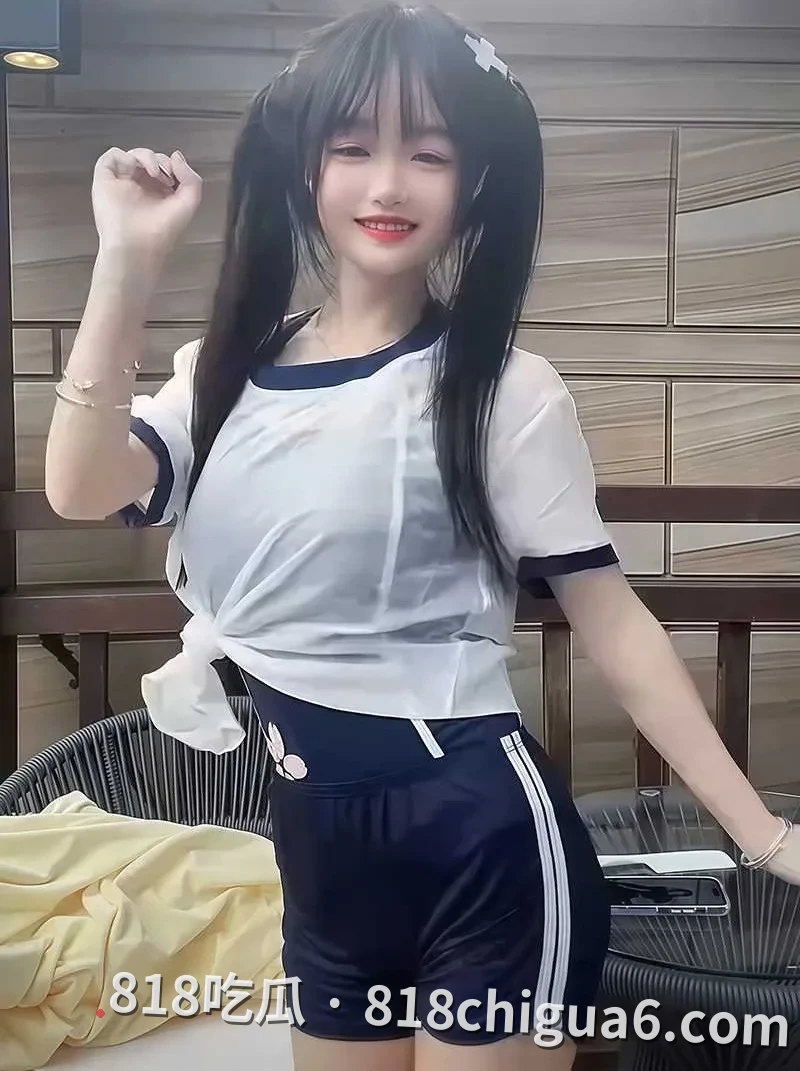 快手网红小芷儿会员骚舞福利 学生JK制服揉奶顶臀身姿诱人谁能忍得住