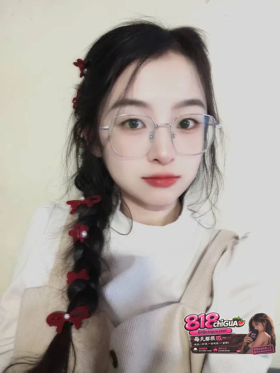 十个眼镜九个骚!吉林眼镜妹王露妍不雅视频流出,平时乖巧清纯,背地里早成金主专属母狗,女上位坐骑抽插被干到腿软!