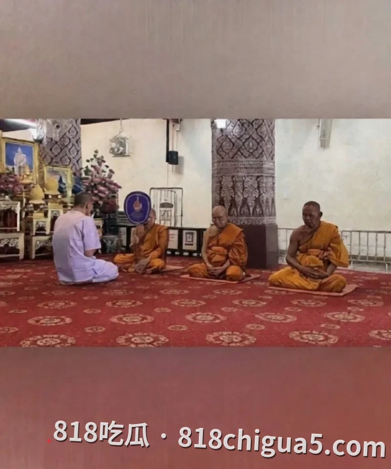 泰国大城府普泰萨旺寺住持阿赞初偷吃女信徒视频被扒 当街让母狗跪舔大鸡巴 吸到精液横流嘴角