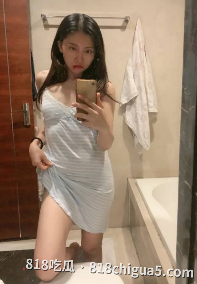 极品反差少妇【岁月了然】趁着老公加班出轨隔壁老王！被大屌狂凿，撞击声响彻房间，彻底操到神志全无！