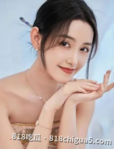 刘大锤在爆猛料!郭麒麟深夜约见女星蒋依依,街头热吻拥抱一同回家,疑似不雅视频流出震惊全网!